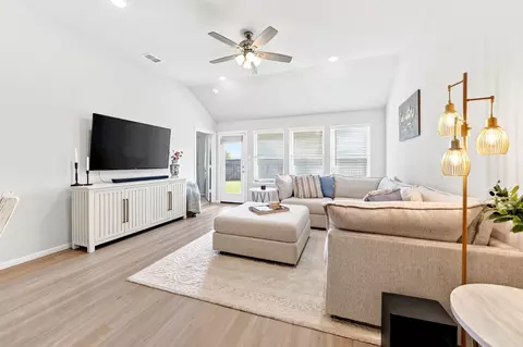 8736 Copper River Dr, Fort Worth, TX 76131