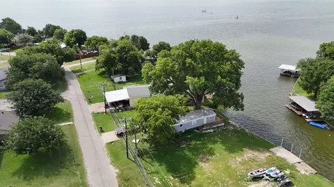 3903 Montgomery Dr, Granbury, TX 76049