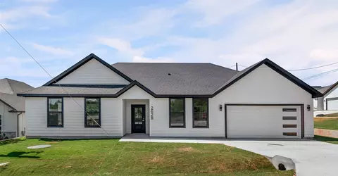 2628 White Rock Dr, Granbury, TX 76048