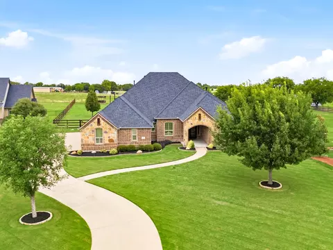 13450 Kira Ln, Justin, TX 76247