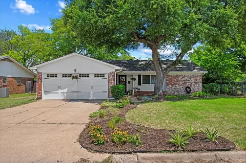 7413 Christopher Ct, North Richland Hills, TX 76180