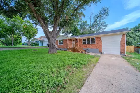 1140 Fair Oaks Dr, Irving, TX 75060