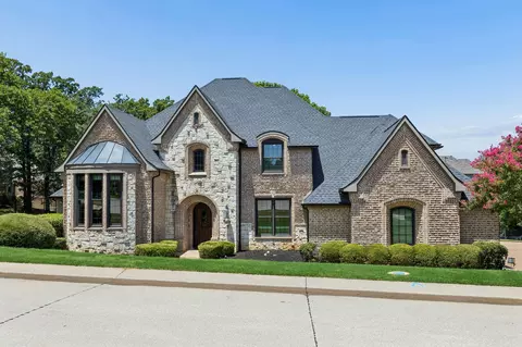 3075 Whispering Oaks Dr, Highland Village, TX 75077