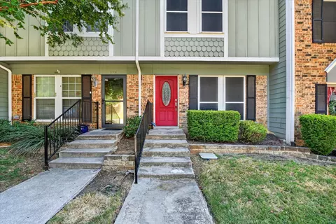 177 Merlin Way, Euless, TX 76039
