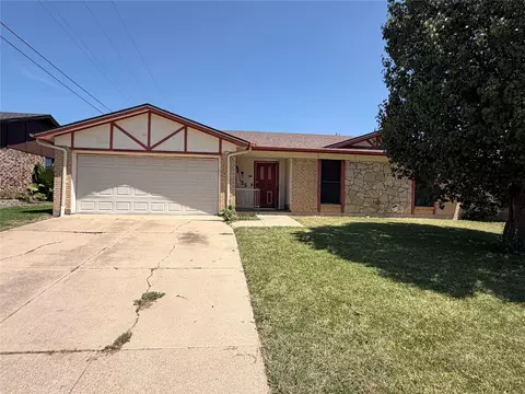 925 Highcrest Dr, Arlington, TX 76017