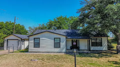 1813 Clear Lake Rd, Weatherford, TX 76086