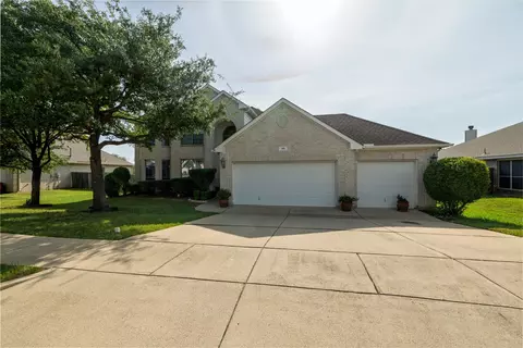 45 Beechcreek Dr, Edgecliff Village, TX 76134