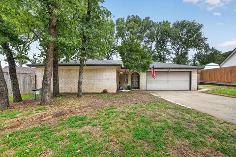 8408 Timberline Ct, North Richland Hills, TX 76182