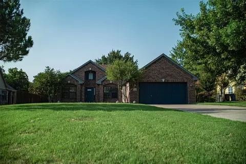 2521 Glenn Ranch Dr, Burleson, TX 76028