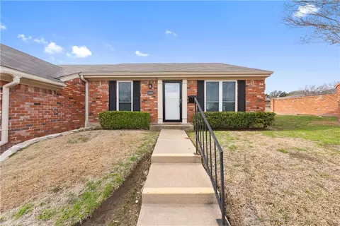 5232 Lake Shore Dr, Waco, TX 76710