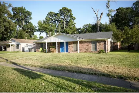 650 Hyde Park Pl, Shreveport, LA 71108