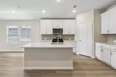 2505 Nicole Dr, Denton, TX 76208