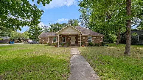 308 E 8th St, Kaufman, TX 75142