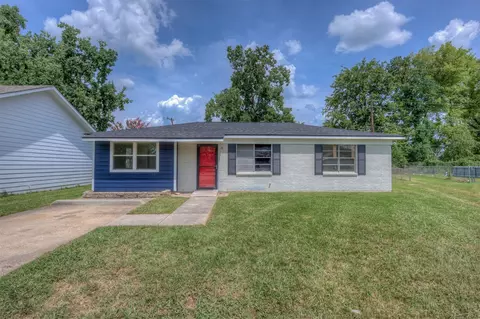 5421 Daffodil Ave, Bossier City, LA 71112