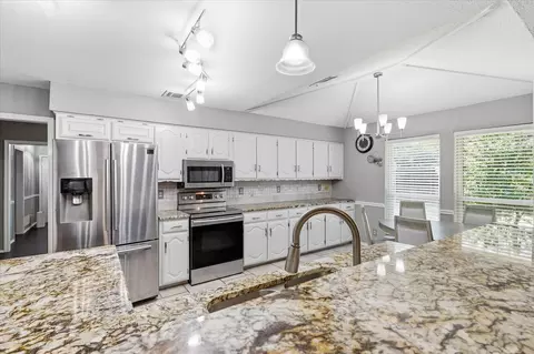 629 Park Ln, Highland Village, TX 75077