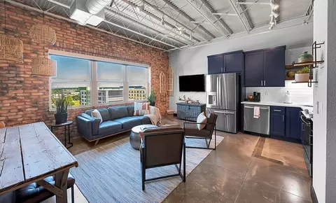 219 S 4th St #505, Waco, TX 76701