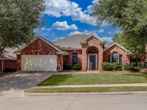 8304 Whippoorwill Dr, Fort Worth, TX 76123