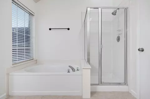 Bath - 1119 Marshall Dr, Euless, TX 76039 photo 2 of 3