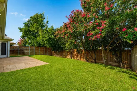 Exterior - 1119 Marshall Dr, Euless, TX 76039 photo 3 of 5