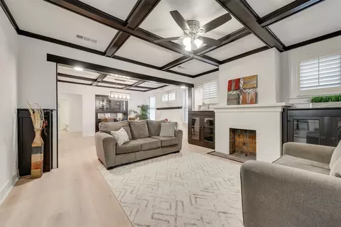 1205 W Arlington Ave, Fort Worth, TX 76110