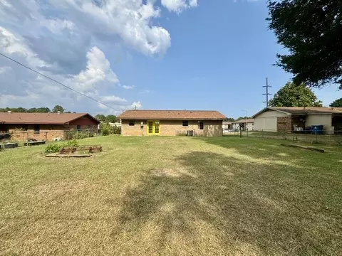 Exterior - 611 Weston St, Minden, LA 71055 photo 6 of 7
