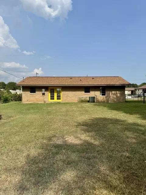 Exterior - 611 Weston St, Minden, LA 71055 photo 5 of 7