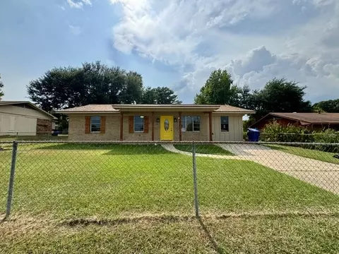 Exterior - 611 Weston St, Minden, LA 71055 photo 4 of 7