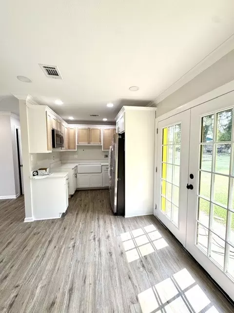 Kitchen - 611 Weston St, Minden, LA 71055 photo 4 of 6