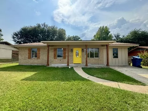 Exterior - 611 Weston St, Minden, LA 71055 photo 2 of 7