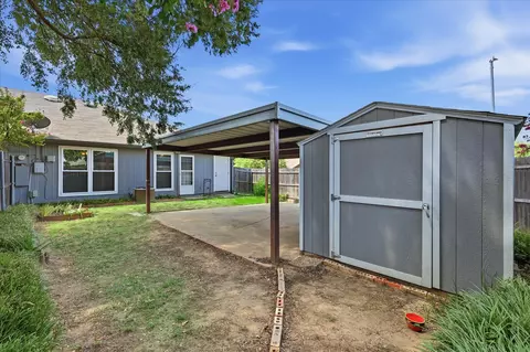 Exterior - 114 Glade Shadow Dr, Euless, TX 76039 photo 6 of 6