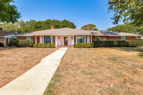9015 Hunters Glen Trl, Fort Worth, TX 76120