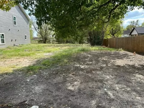 402 E Bonham St, Tom Bean, TX 75491 photo 7