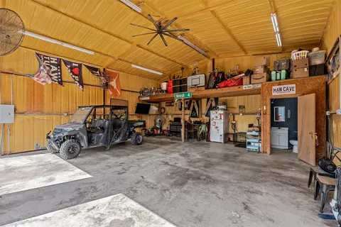 Exterior - 602 S 3rd St, Abbott, TX 76621 photo 6 of 7