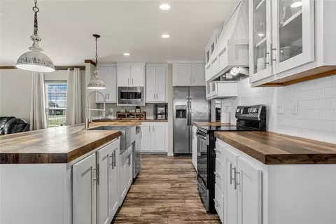 Kitchen - 602 S 3rd St, Abbott, TX 76621 photo 3 of 6