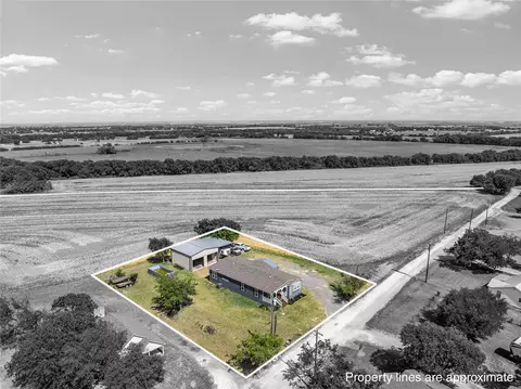 View/Area - 602 S 3rd St, Abbott, TX 76621 photo 7 of 8