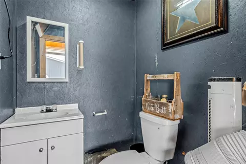 Bath - 602 S 3rd St, Abbott, TX 76621 photo 5 of 5