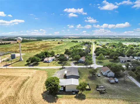 View/Area - 602 S 3rd St, Abbott, TX 76621 photo 4 of 8