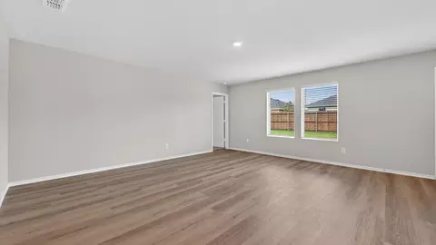 Living - 118 Pinehurst Dr, Boyd, TX 76023 photo 4 of 4