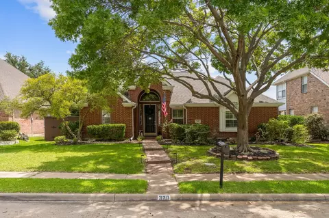 320 Andre Dr, Irving, TX 75063