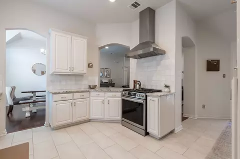 Kitchen - 320 Andre Dr, Irving, TX 75063 photo 3 of 5