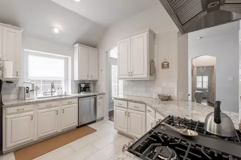 Kitchen - 320 Andre Dr, Irving, TX 75063 photo 5 of 5