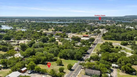 721 N Houston St, Granbury, TX 76048