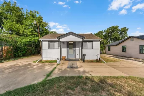 1828 Arch St, Fort Worth, TX 76105