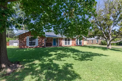 2032 Regent Dr, Abilene, TX 79605