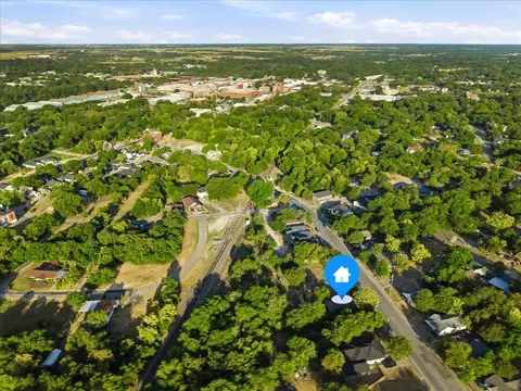 400 402 Wyatt St, Waxahachie, TX 75165