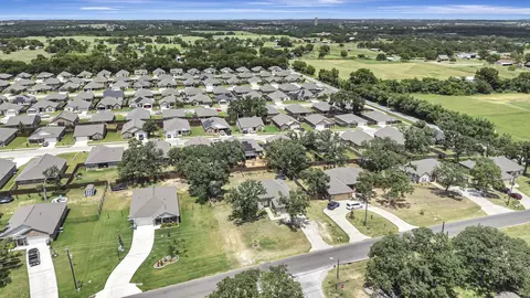 View/Area - 917 E 3rd St, Springtown, TX 76082 photo 2 of 2