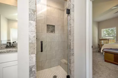 Bath - 917 E 3rd St, Springtown, TX 76082 photo 6 of 7