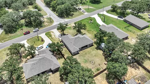 View/Area - 917 E 3rd St, Springtown, TX 76082 photo 1 of 2