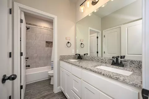 Bath - 917 E 3rd St, Springtown, TX 76082 photo 7 of 7