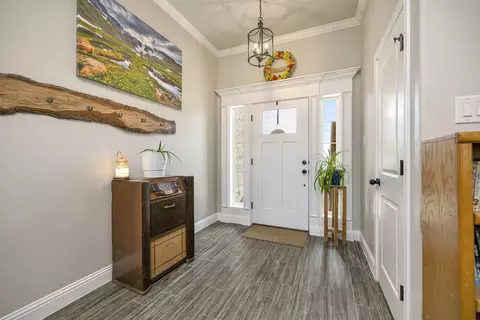 Entry Way - 917 E 3rd St, Springtown, TX 76082 photo 1 of 3